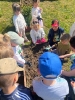 SADZENIE KWIATÓW W PRZEDSZKOLU W WIĘKSZYCACH