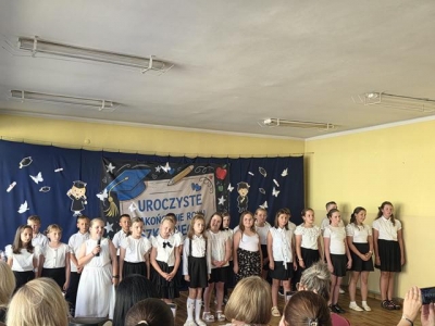 Uroczyste zakończenie I etapu edukacyjnego uczniów klasy III