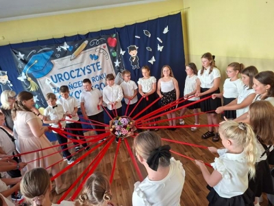 Uroczyste zakończenie I etapu edukacyjnego uczniów klasy III