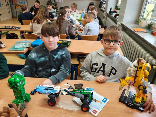 LEGO - UCZY I BAWI